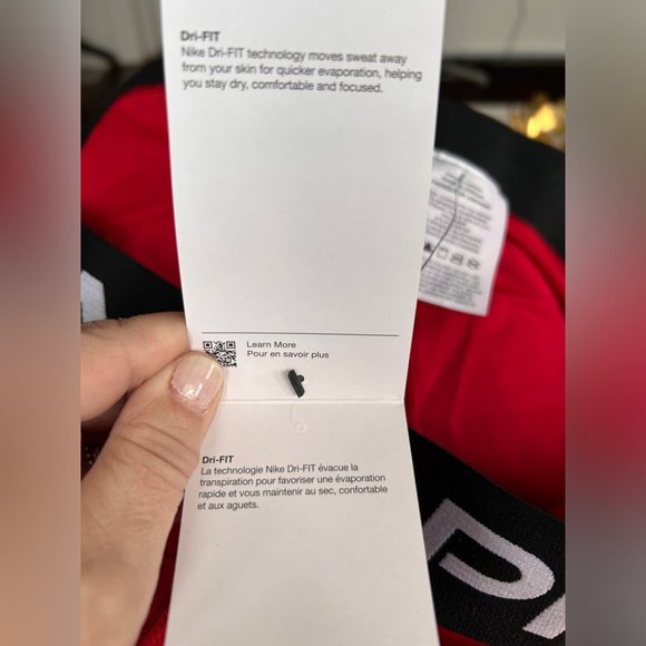 BNWT Women’s Red Nike Pro Dri Fit Training Shorts in Size XL - Picture 10 of 12